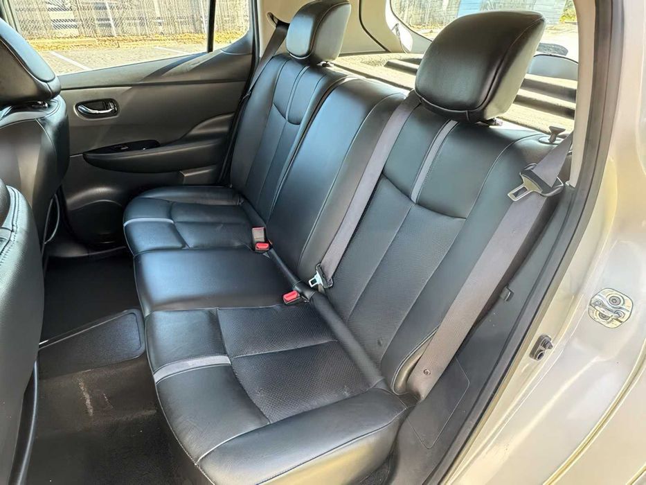 Nissan LEAF SL      2019