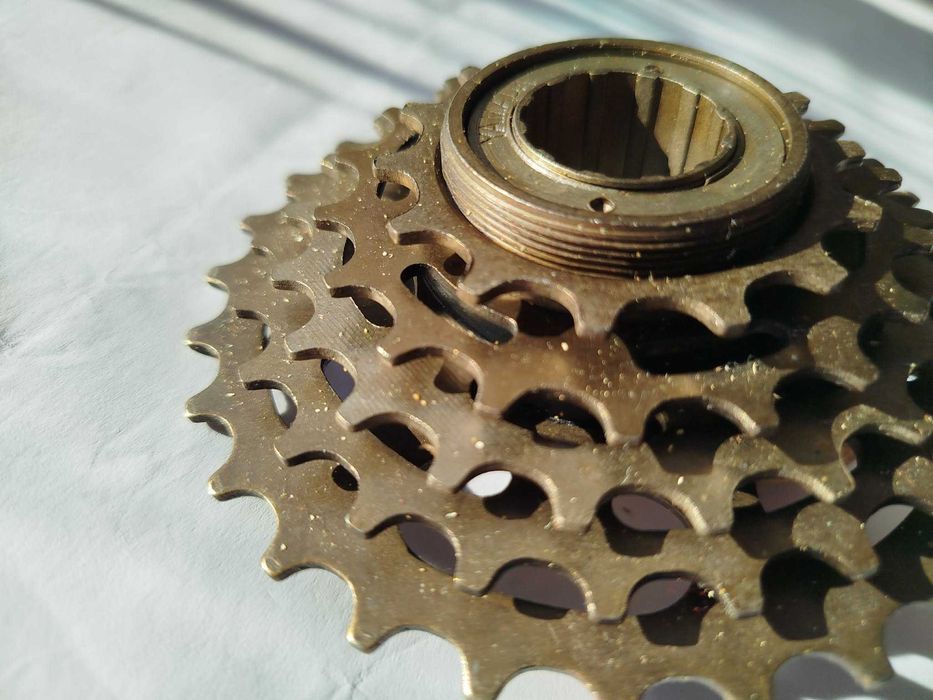 задняя кассета на велосипед, покрышки  28*1.75  Deestone