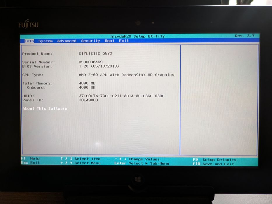 Tablet Fujitsu Stylistic Q572 + Stacja Dokująca + Zasilacz
Idea