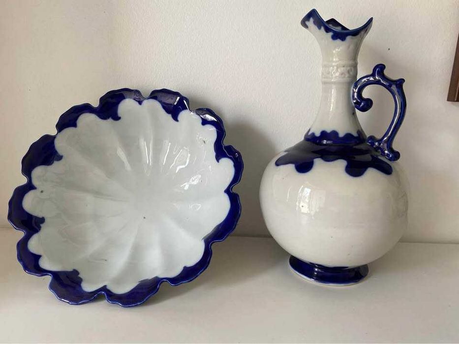 garrafa e taça em porcelana francesa