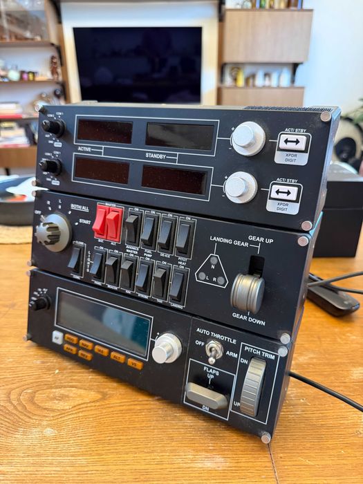 Logitech G / Saitek Pro Flight Panels – Radio + Switch + Multi Panel | Komplet
