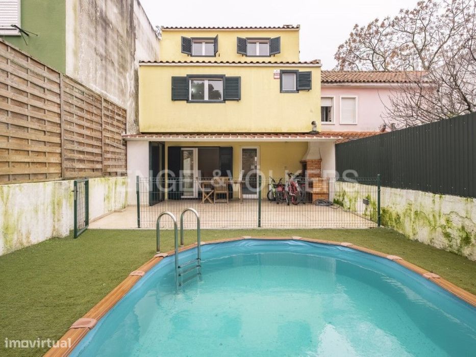 Moradia T3 com Piscina Bairro de Santa Cruz, Benfica