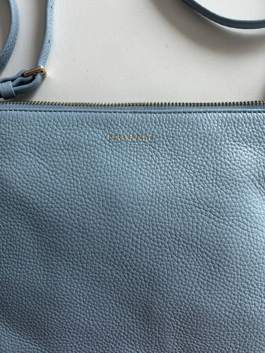 Coccinelle torebka listonoszka  niebieska skóra