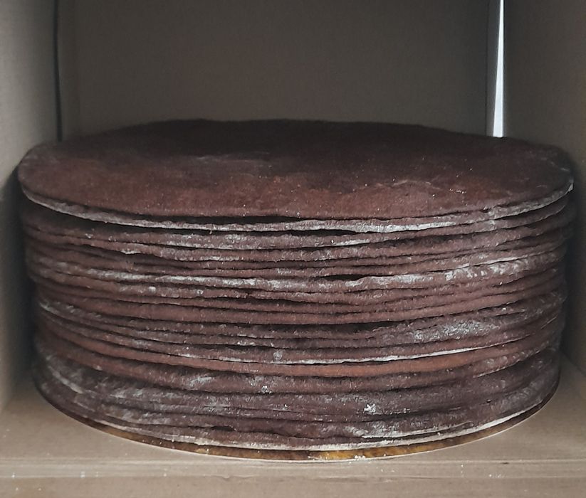 Домашні горішки, коржі на торт, домашня випічка