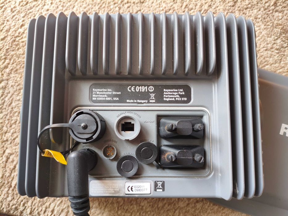 Raymarine E80 - Plotter de navegação multifunções