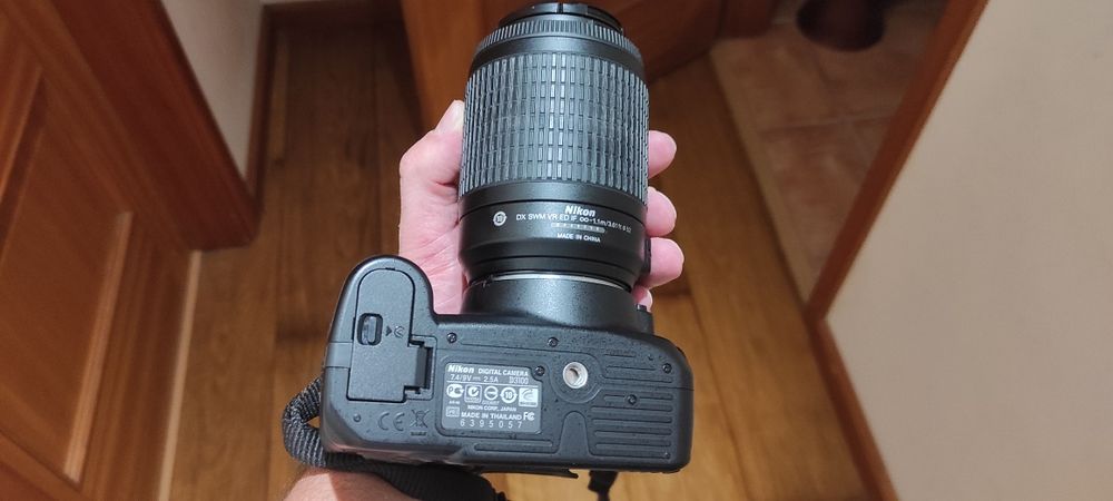 NIKON D3100 + Objetiva AF-S DX 18-55mm e AF-S DX 55-200mm VR