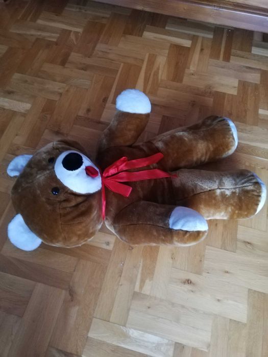 Duży pluszowy miś