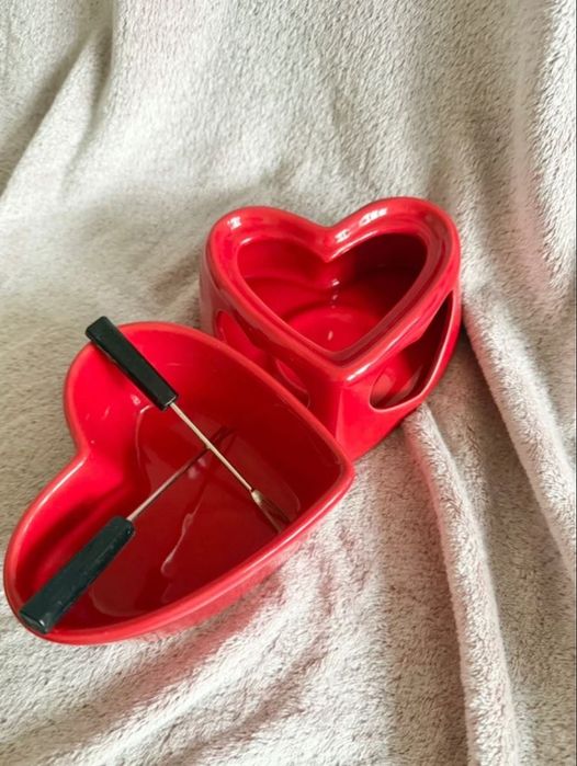Zestaw do fondue w kształcie serca nowy