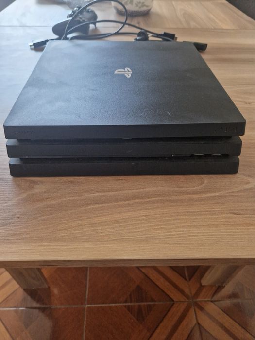 Ps4 pro em ótimo estado