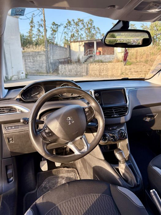 Peugeot 208 — fotografia 7