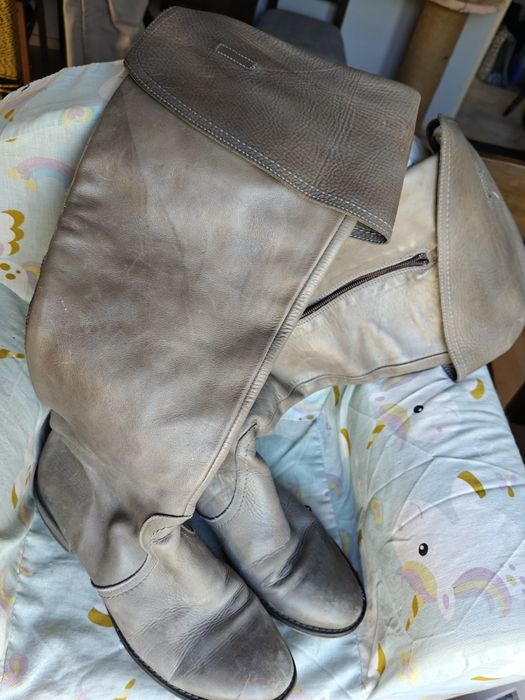 Kozaki beżowe skórzane 39