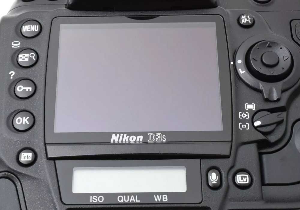 Nikon D3s пробіг 16740