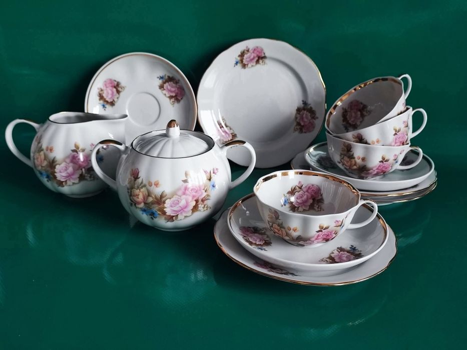 Serwis Porcelanowy Zestaw do herbaty + 2 figurki Dulewo