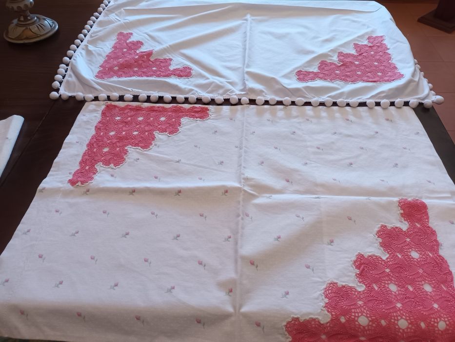 Toalha de Camilha + 2 Almofadas com Renda fina