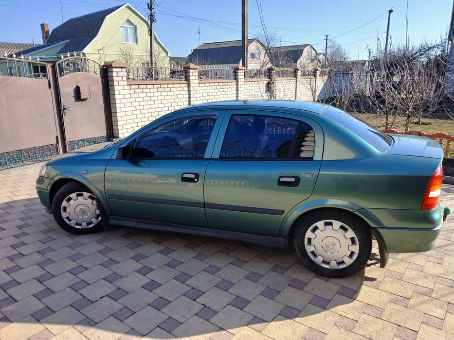 Опель астра 1.4 газ один власник