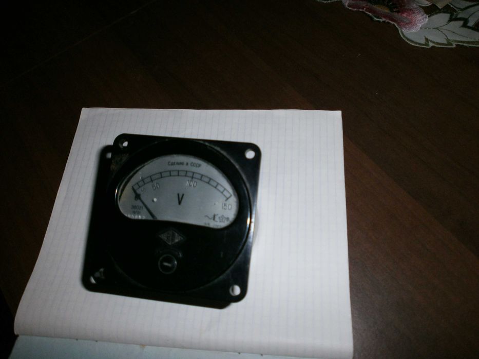 Вольтметр для вимірювання напруги