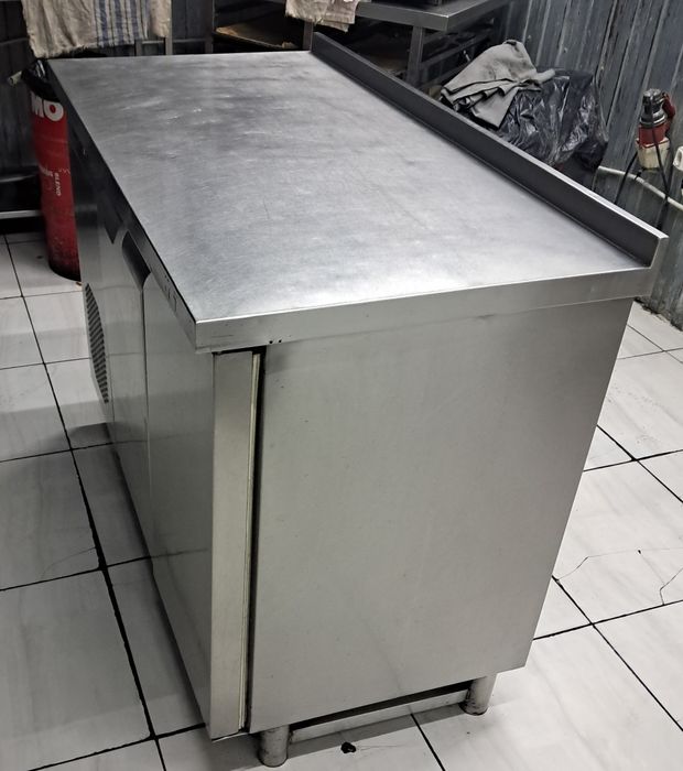 СРОЧНО ПРОДАМ Холодильний стіл б/у, Нержавейка 2 шт
