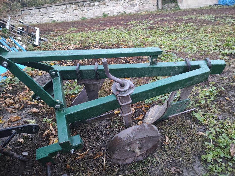 Трактор XINGTAi- сінтай 220 2011р.в з навісним..