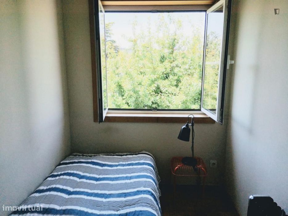 Quarto - localizado em Sé de Braga e São Lázaro Braga