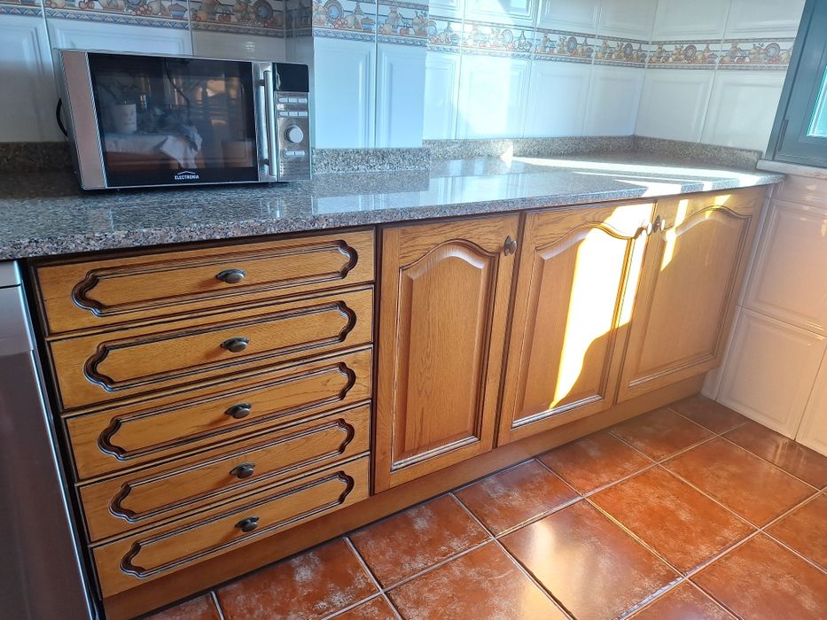 Vendo cozinha em madeira