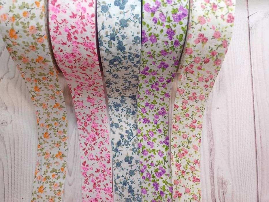 Атласная лента с розами. Ширина 2,5 см та 4 см