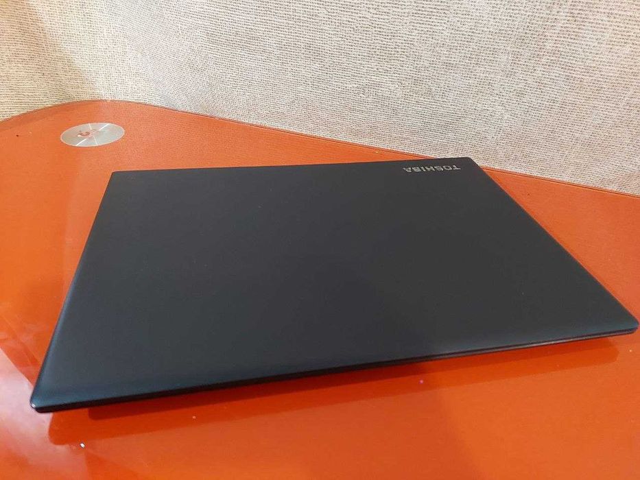 Ноутбук  Toshiba сенсорный/FULL HD/ i5-7200U/16 GB DDR4/256 GB