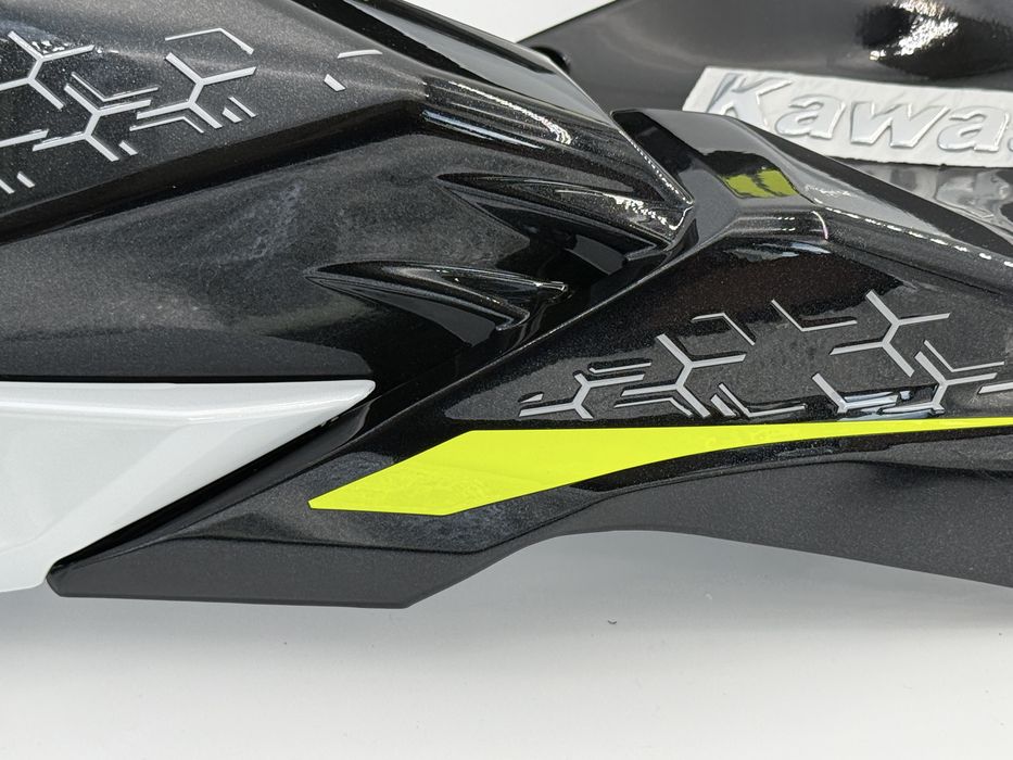 Kawasaki Z900 bok boczek owiewka Lewa