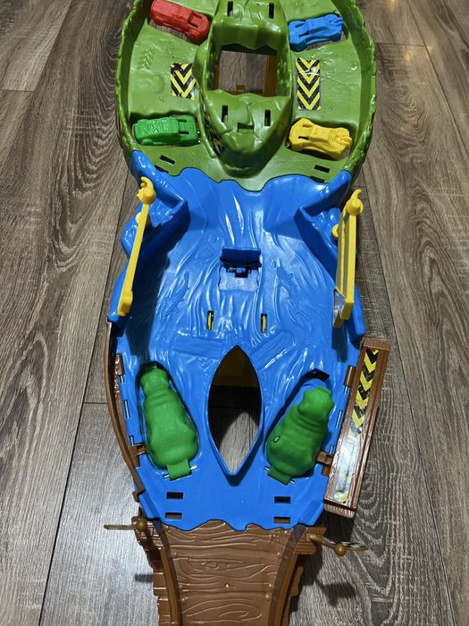 Hot wheels monster truck wyscigowy turnej