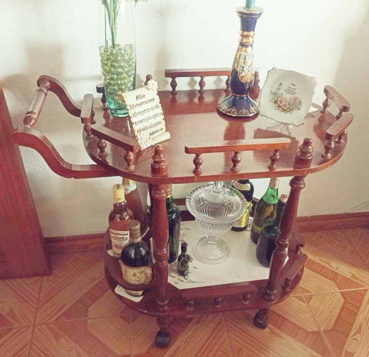 Movel carrinho de bar