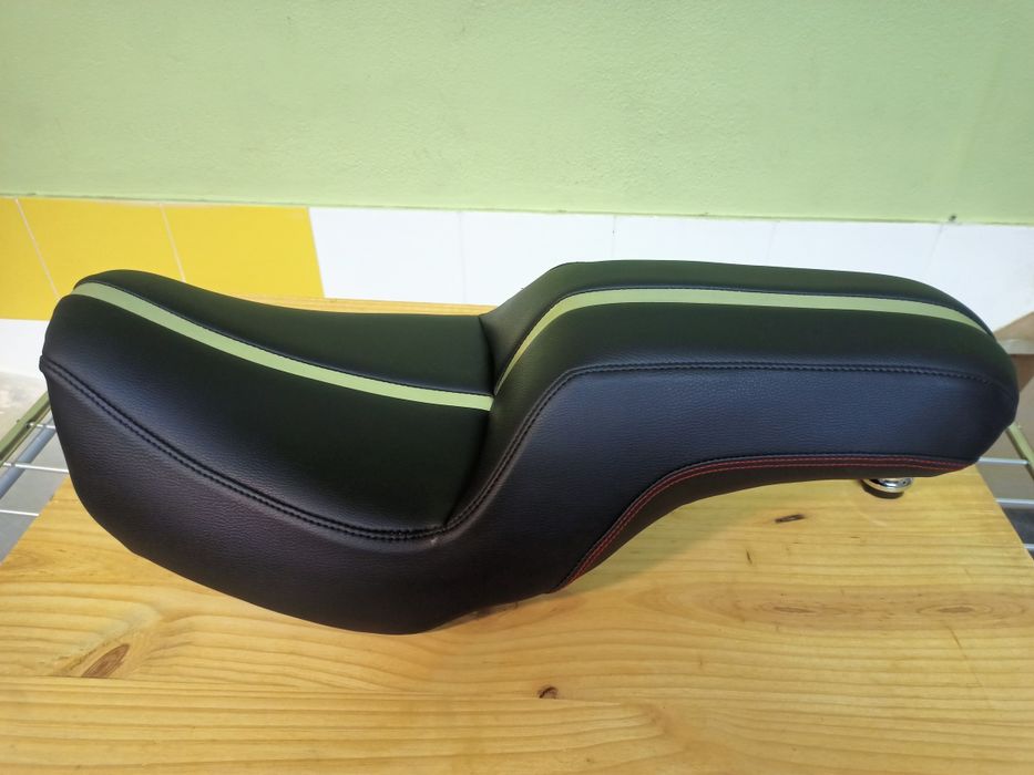 Harley-Davidson Dyna Seat Bank 06–16