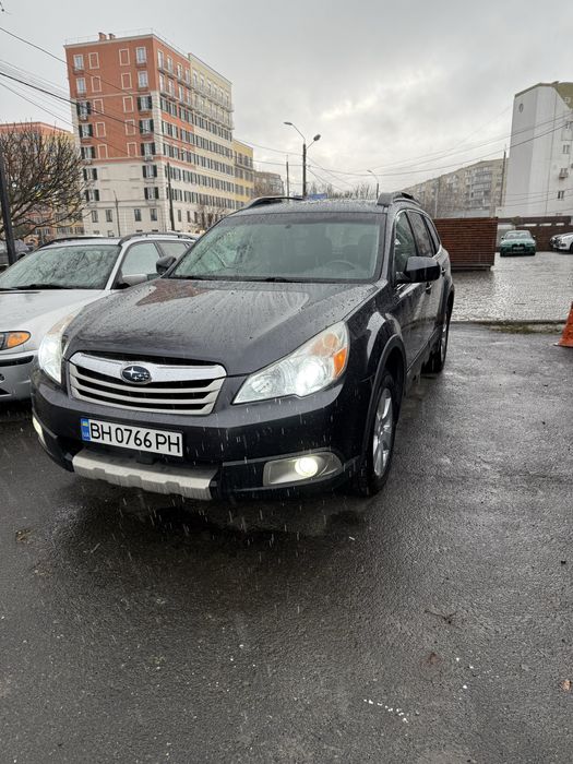 Продам Subaru outback 2011 год
