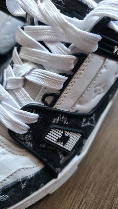 Louis Vuitton LV Trainer Sneakers – r. 43