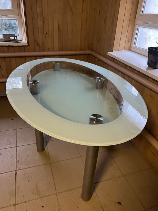 Стіл скляний обідній