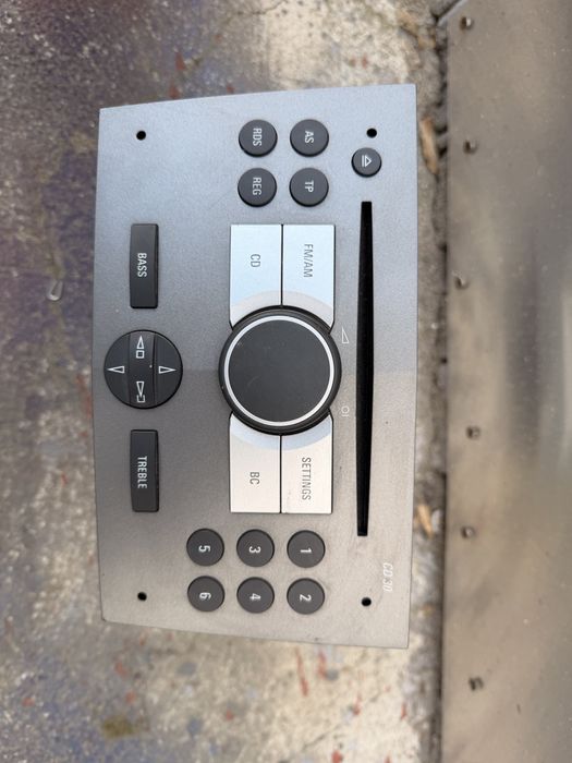 Opel Astra H GTC radio CD30 + panel klimy
