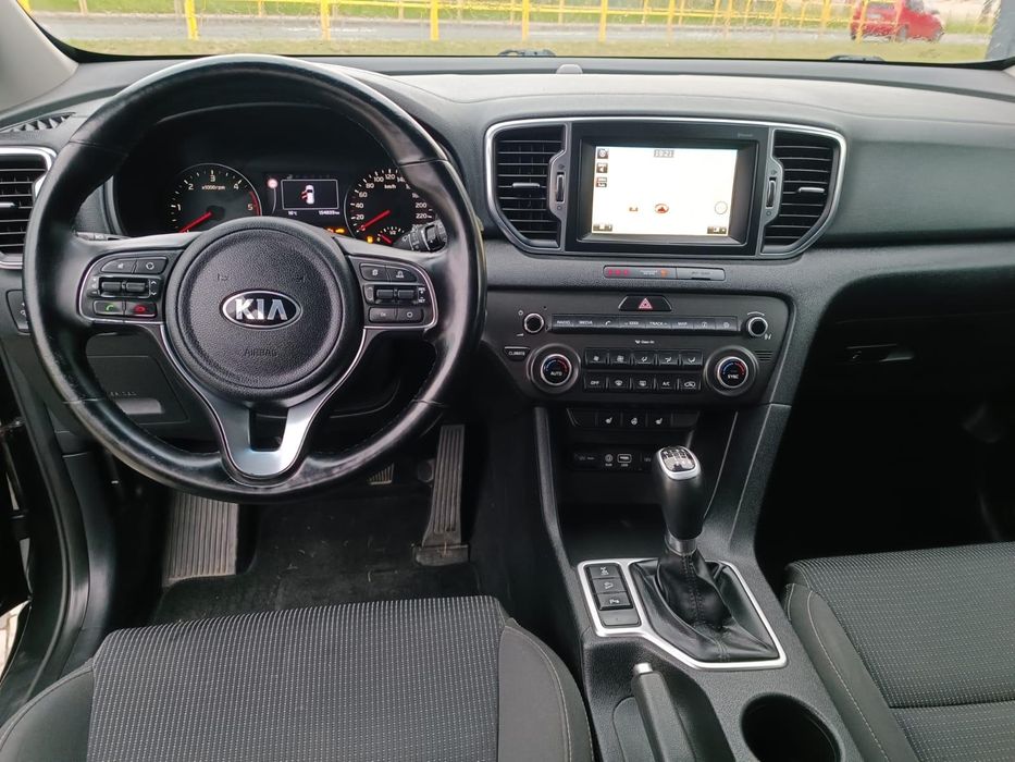 *Kia Sportage   *2.0 CRDi *4×4  *Euro6 *Navi *Kamera  *Full Led