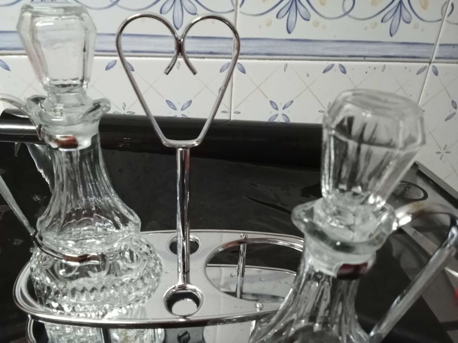 Beautiful Antique Oil and Vinegar Cruet Set433382531626455041