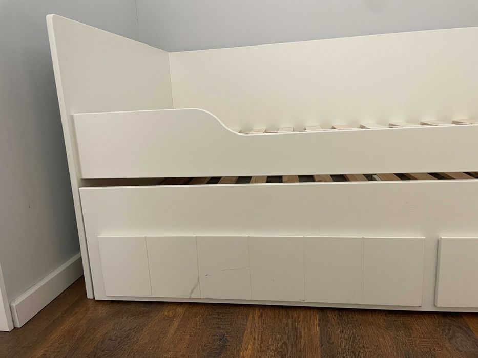Łóżko zabudowane Calmo białe Pinio 200x90