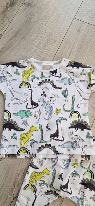 Next komplet letni dinozaury dinusie bluzka spodnie