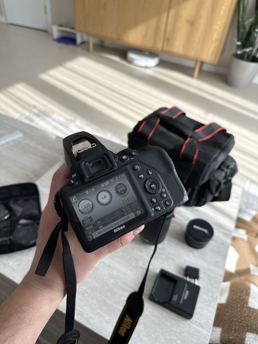 Фотоапарт Nikon D3500+18-55mm. Новий 538 кадрів.