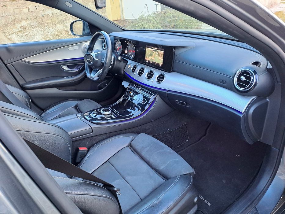 Mercedes-Benz E220d AMG