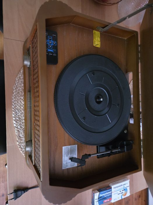 Urządzenie multimedialne gramofon