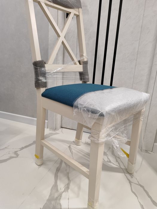 Стільці із дуба.