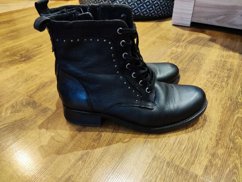 Piękne skórzane botki Lasocki