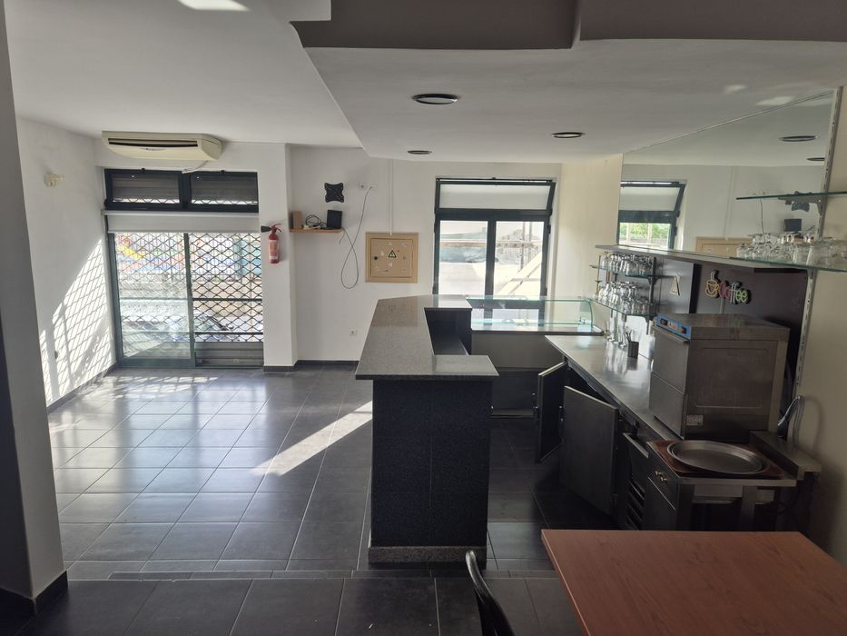 Aluga se cafe snack bar