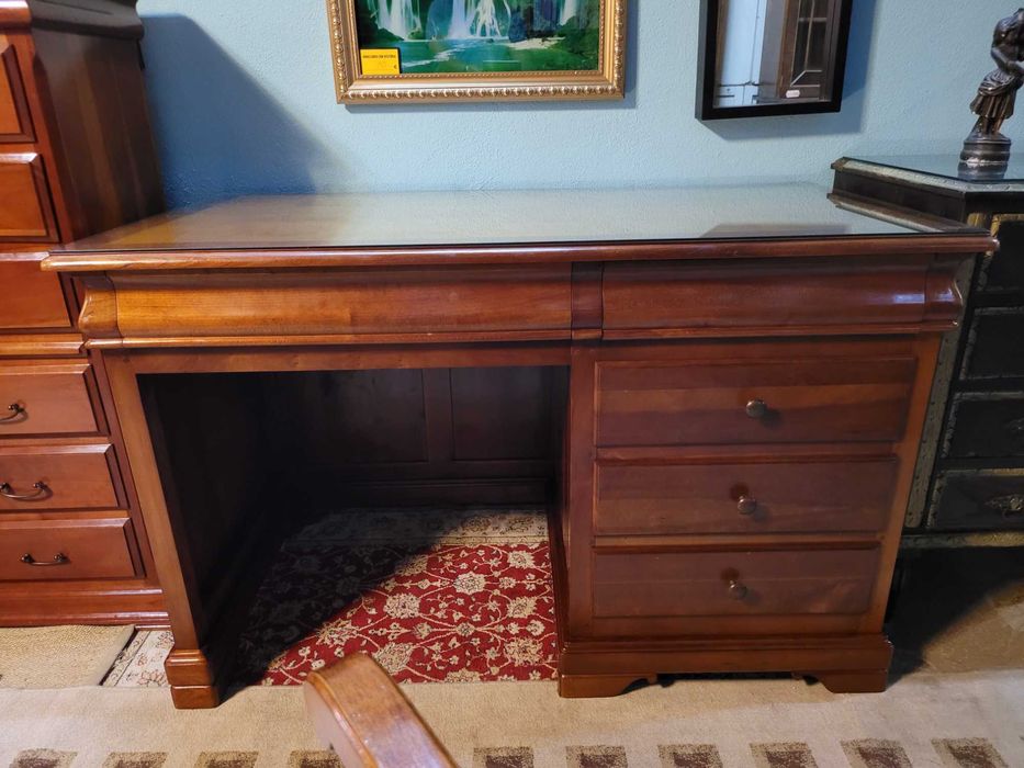 Secretária em madeira maciça com gavetas - Bom estado geral