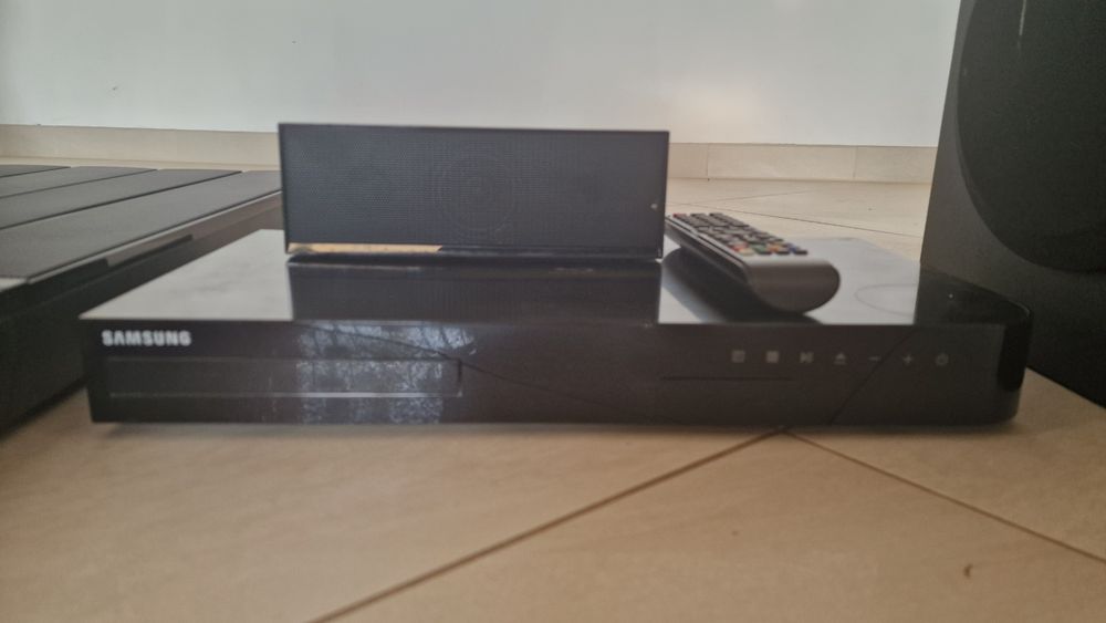 Kino domowe SAMSUNG HTJ5150.