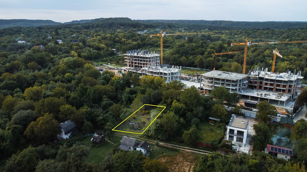 Земельна ділянка під забудову по вул. Пилипа Орлика