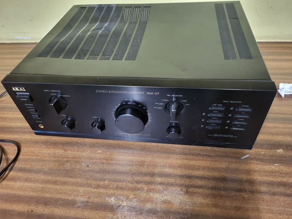 Akai AM-37 1990s – solidny japoński wzmacniacz hi-fi 60 W + phono MM