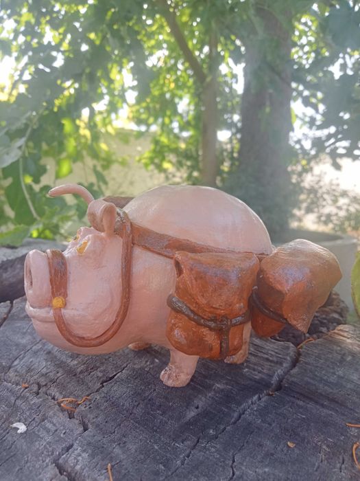 Escultura Porco Viajante