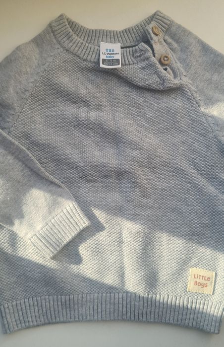 Продам свитер для мальчика 6-9 мес.
